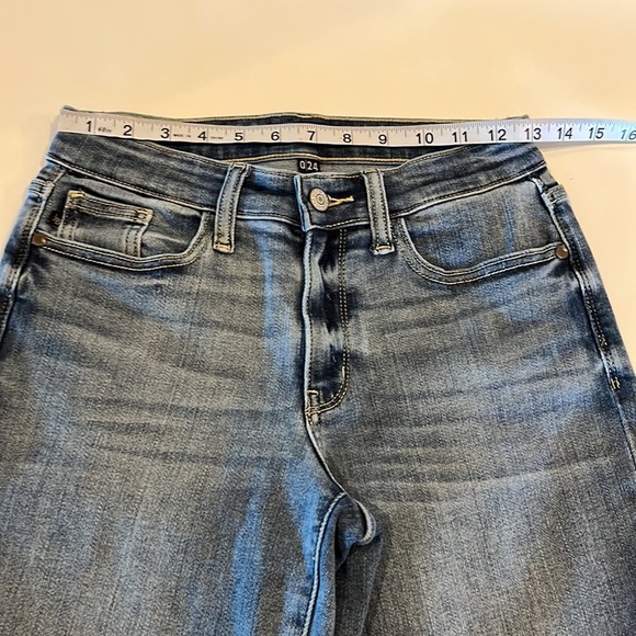 Judy Blue Light Blue Boyfriend Jeans - Picture 4 of 16